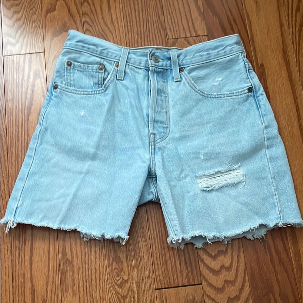 Levi’s 501 Mid Thigh Blue Denim Shorts